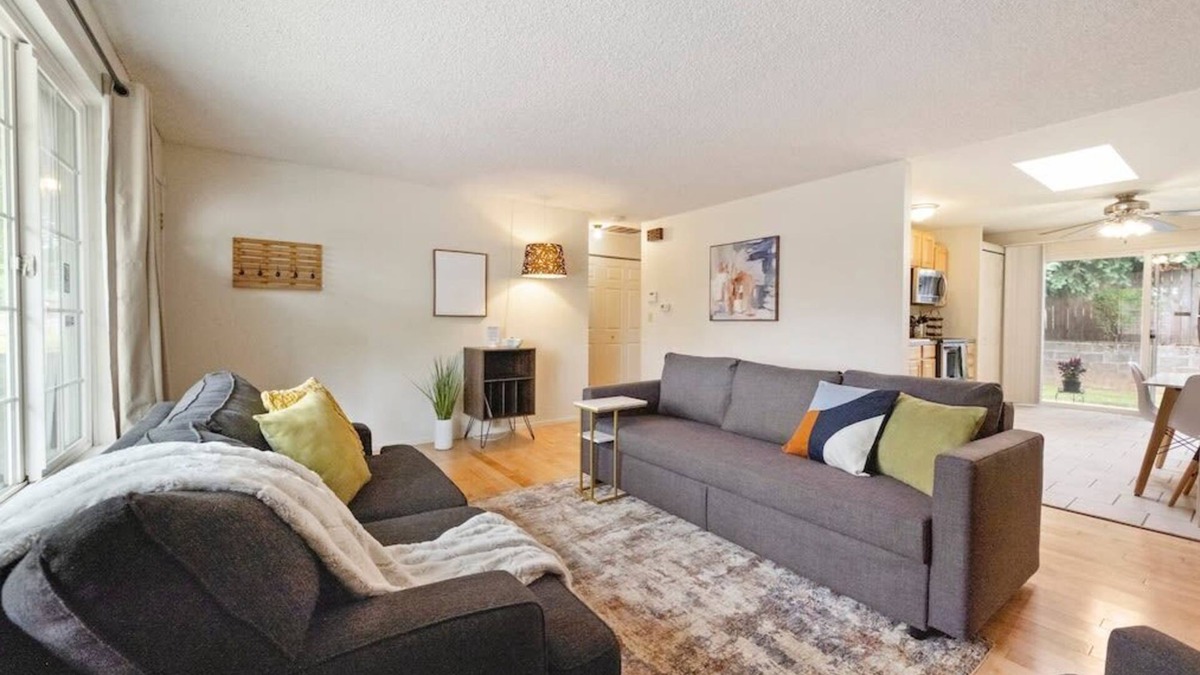Gresham House | #StayinMyDistrict Gorge-Mt Hood