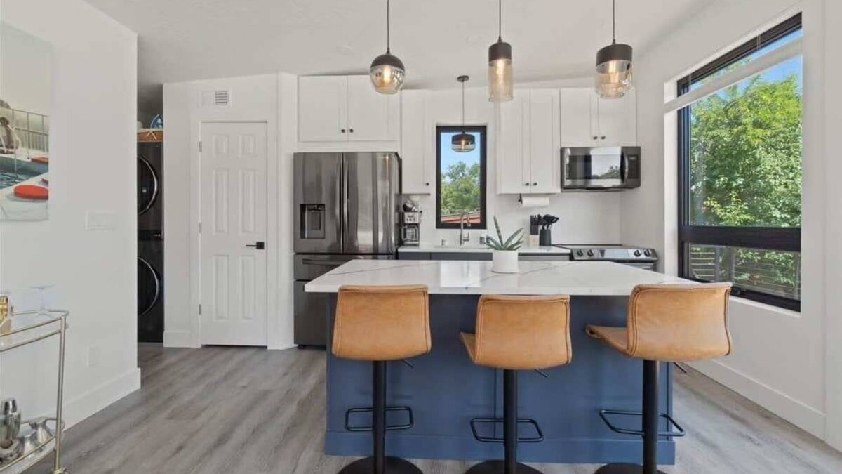 North End House | #StayinMyDistrict Modern North End Loft