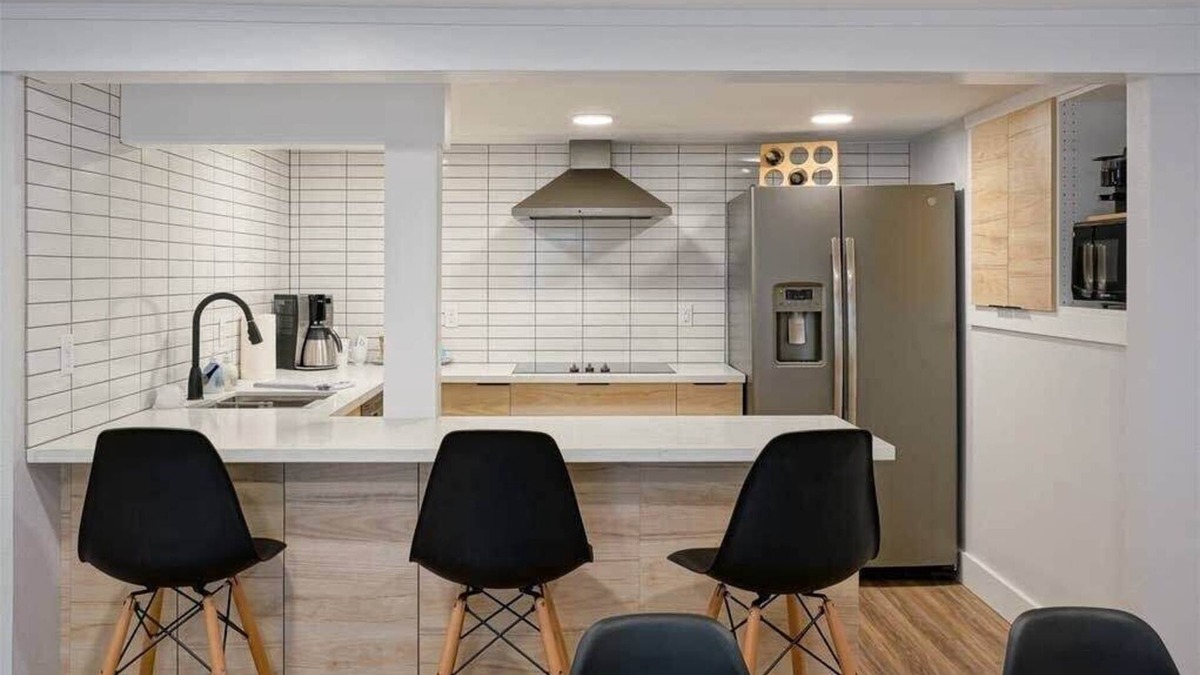 Portland Apartment | #StayInMyDistrict St Johns Walk to dining & shops