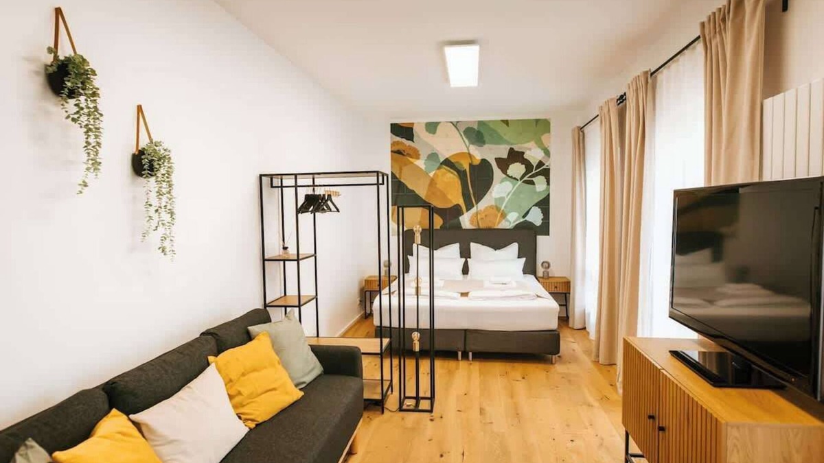 Wuelfel Apartment | Staylight City-Loft | private parking | trade fair