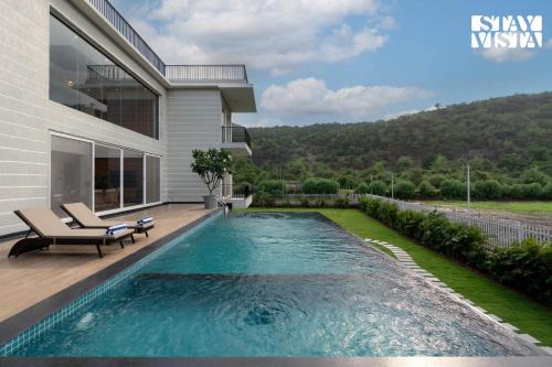 Lonavala Villa | StayVista at Avyanna Villa - BBQ & Pool