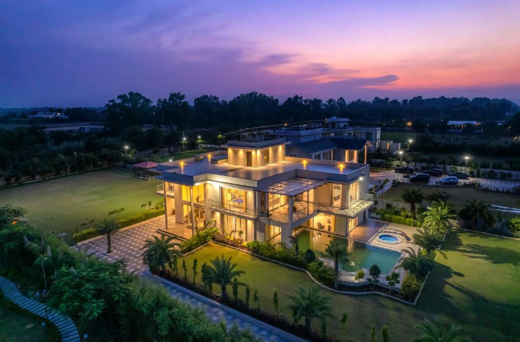 Gurugram Villa | StayVista at Blanc Belle With outdoor pool