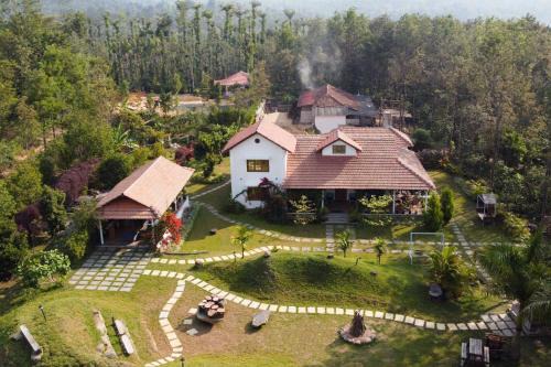 Vastare Villa | StayVista at Sienna - Strelitzia 3BHK with Breakfast and Jacuzzi