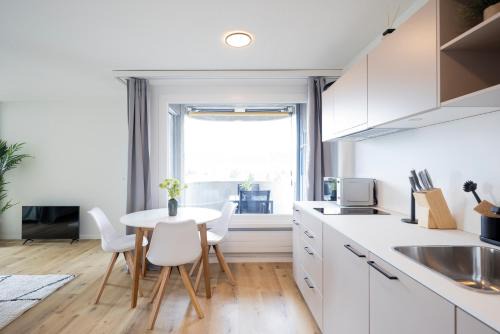 Dietikon District Apartment | STAYY Sky Studio near Limmattal Hospital - contactless check-in
