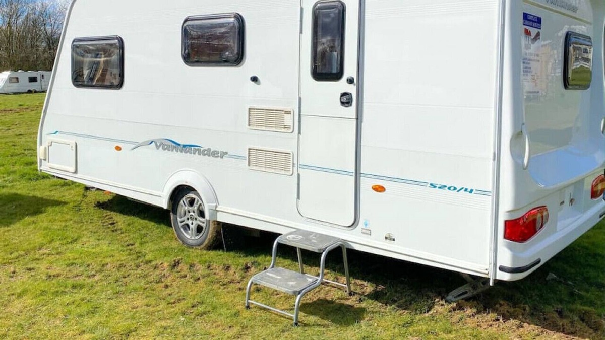 Little Missenden House | StayZo Vanlander Caravan - in Chiltern Hills
