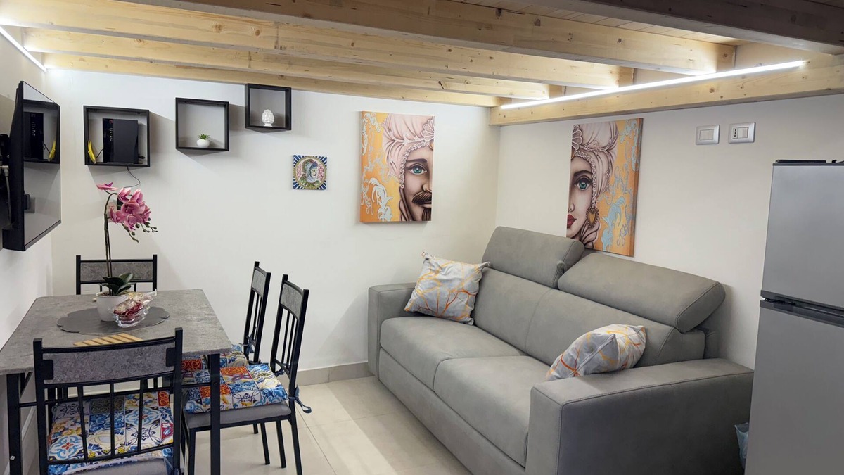 Cibali Apartment | Stazzone's House, Smart house located in the heart of the city of Catania
