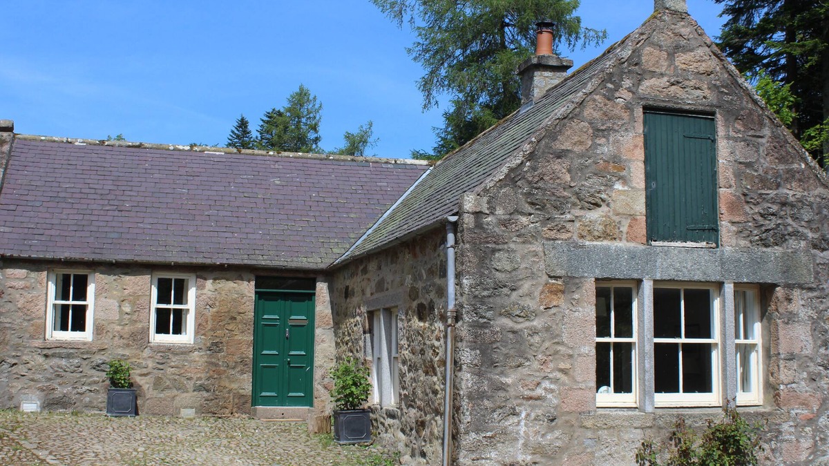 Alford Cottage | STEADING COTTAGE - CRAIGIEVAR CASTLE in Alford, Aberdeenshire