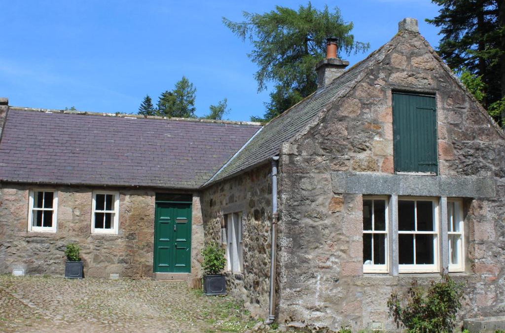 Alford House | Steading Cottage - Craigievar Castle