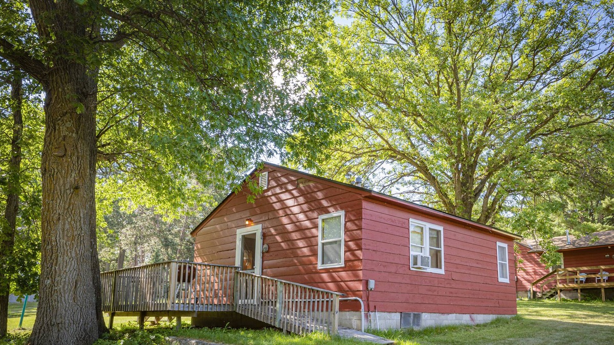 Walker Cabin | Steamboat Bay Resort Cabin 4 - small family cabin