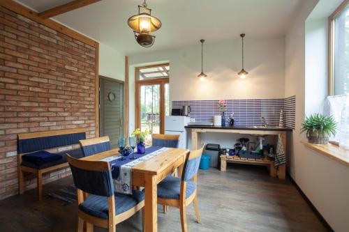 Roja House | STEAMER-2a