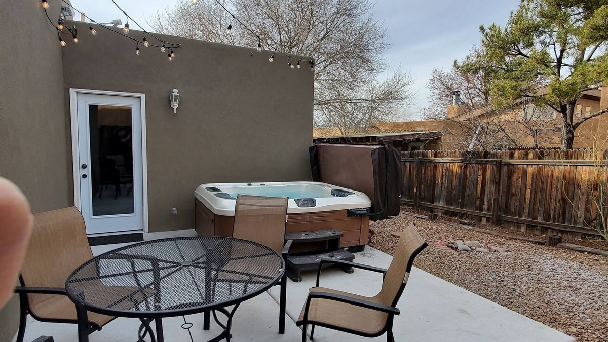 Palomas Park House | "SteamPunk" 2bedroom With Hottub