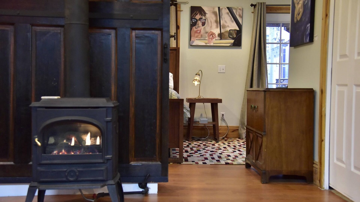 Highland Cottage | Steampunk Art Studio -Carriage House:Hot Tub, Firepit, yard, walkable, Near LODO