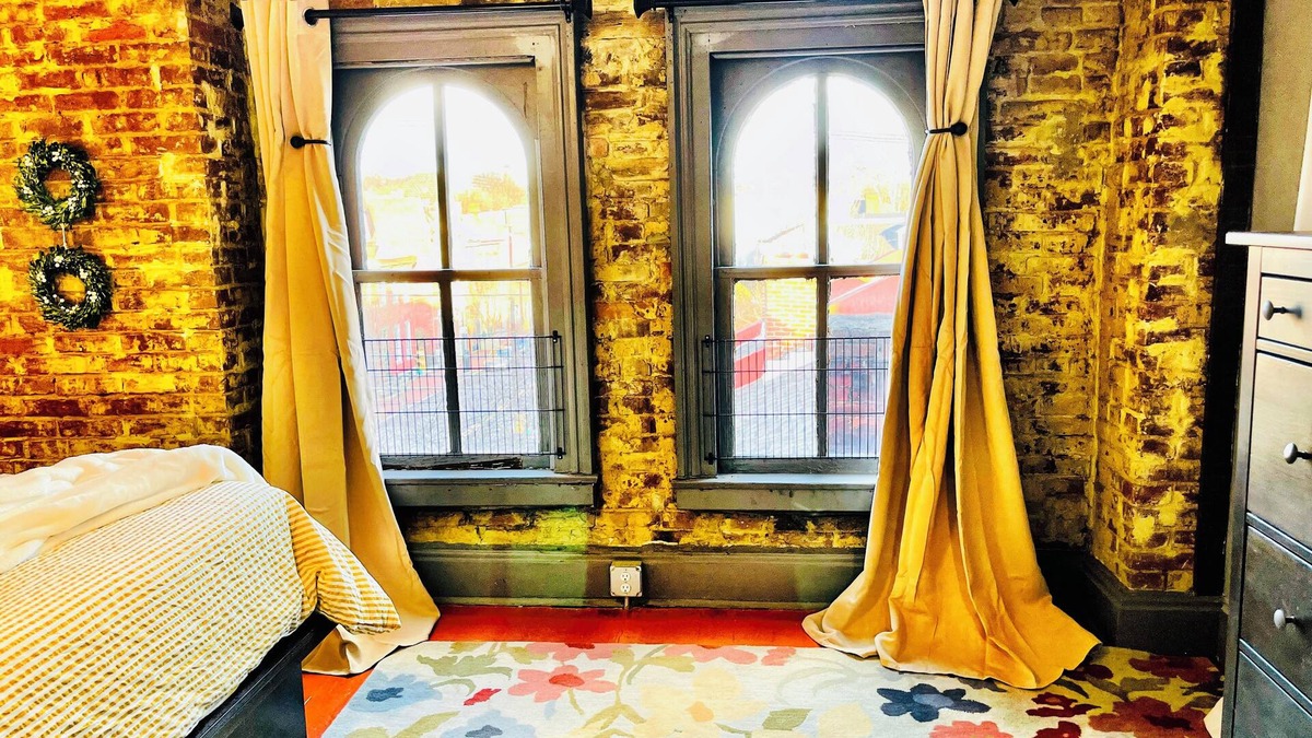 Allegheny-West House | Steeler Haven! Walk 10 min to Stadium! Free Private Park