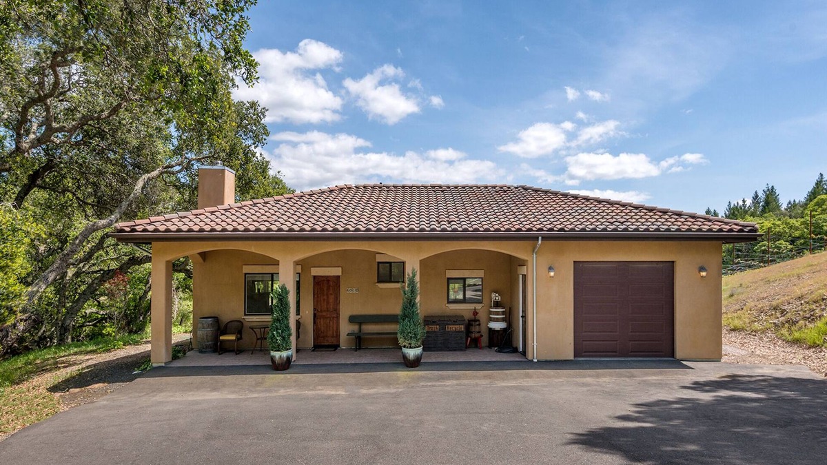 Santa Rosa House | Steelhead Creek Vineyards Casita