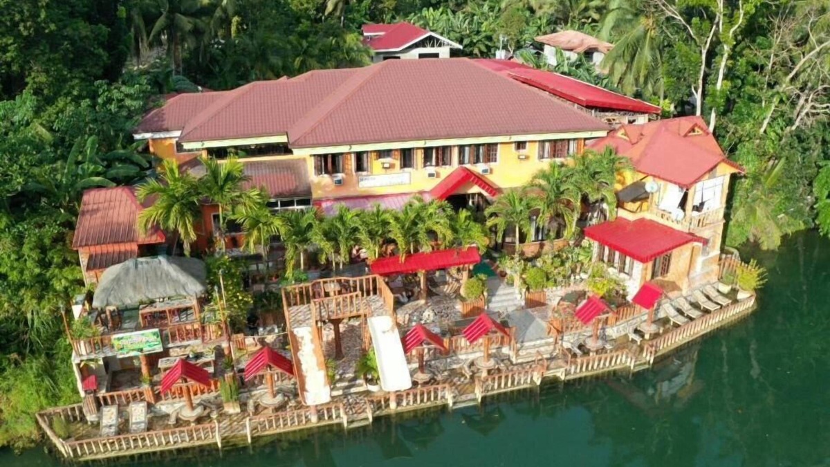 Loboc Bed & Breakfast | Stefanie Grace Paradise Inn & Restobar
