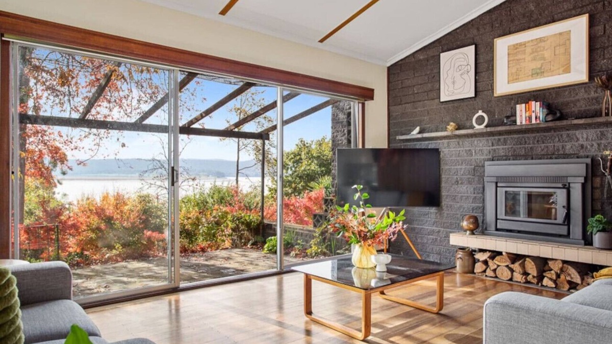 Rosevears House | Stella Rose Cottage Enchanting Riverfront Retreat