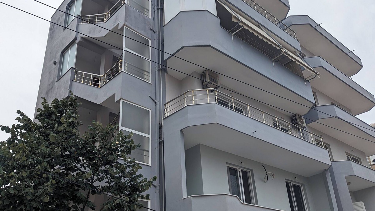 Qender Apartment | Stella's Apartments -whole apartment with WiFi, AC close to the beach in Saranda