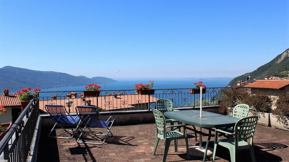 Oldesio Apartment | Stella: with huge lake view balcony