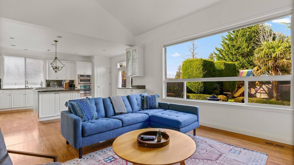 Sammamish House | Stellar Sammamish 5BR w/Yard, nr Eclectic Cuisine & Parks, by Blueground