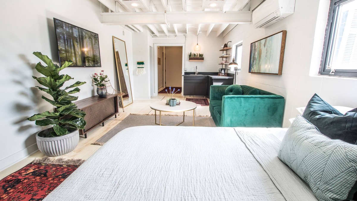 East Market District Apartment | Stellar Suites