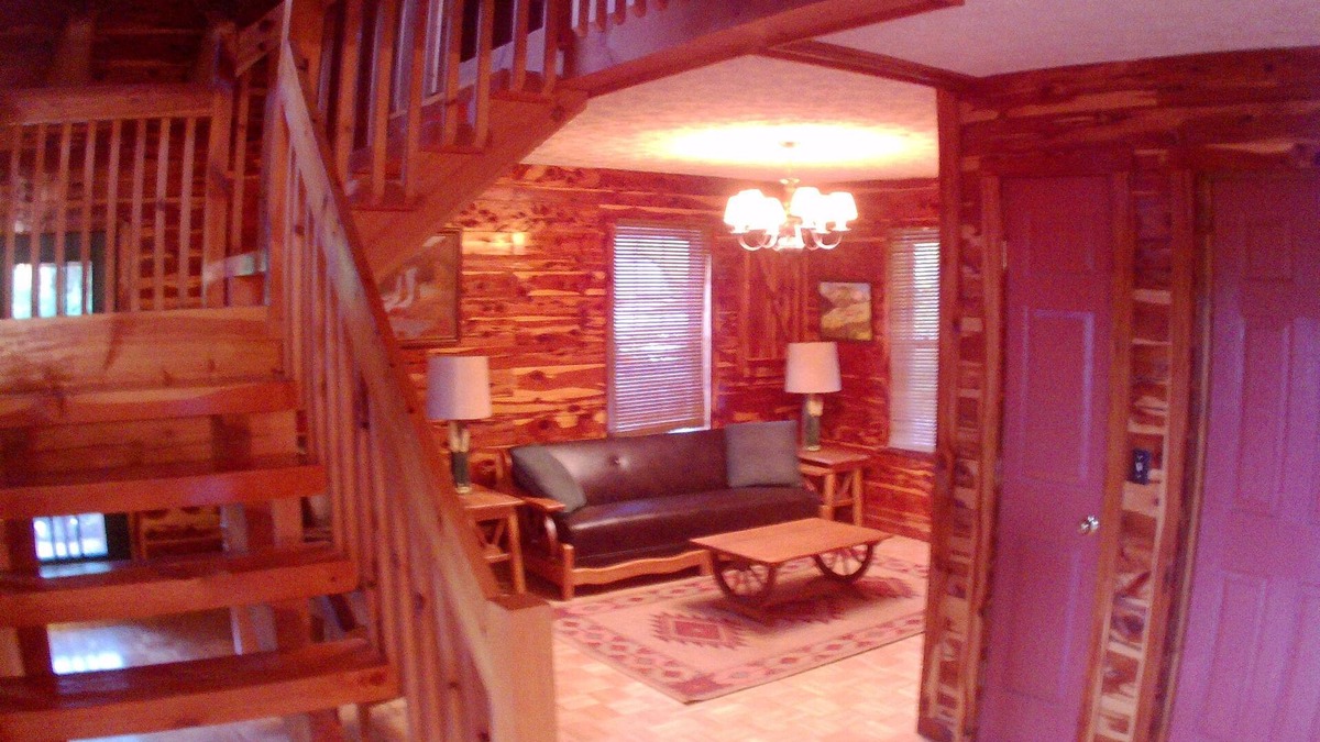 Granville Cabin | Step back in time in the Tennessee hills at the Starlite Retreat Cabin