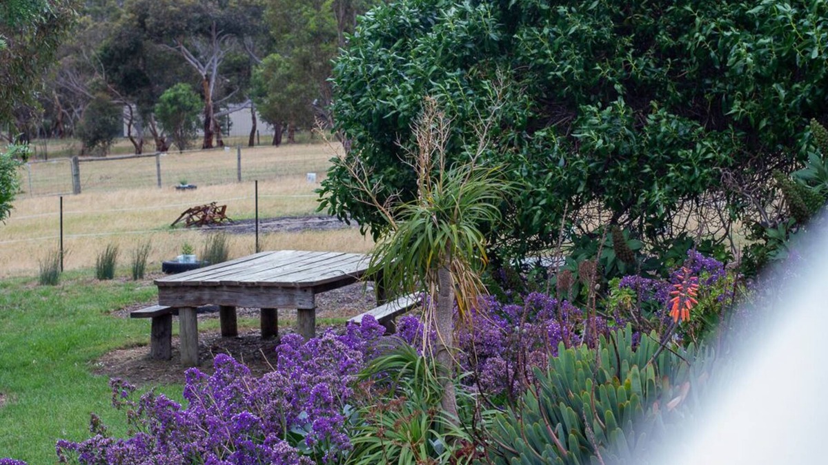 Lower Inman Valley Cottage | Step back into nature at Bonnie Brae Cottage