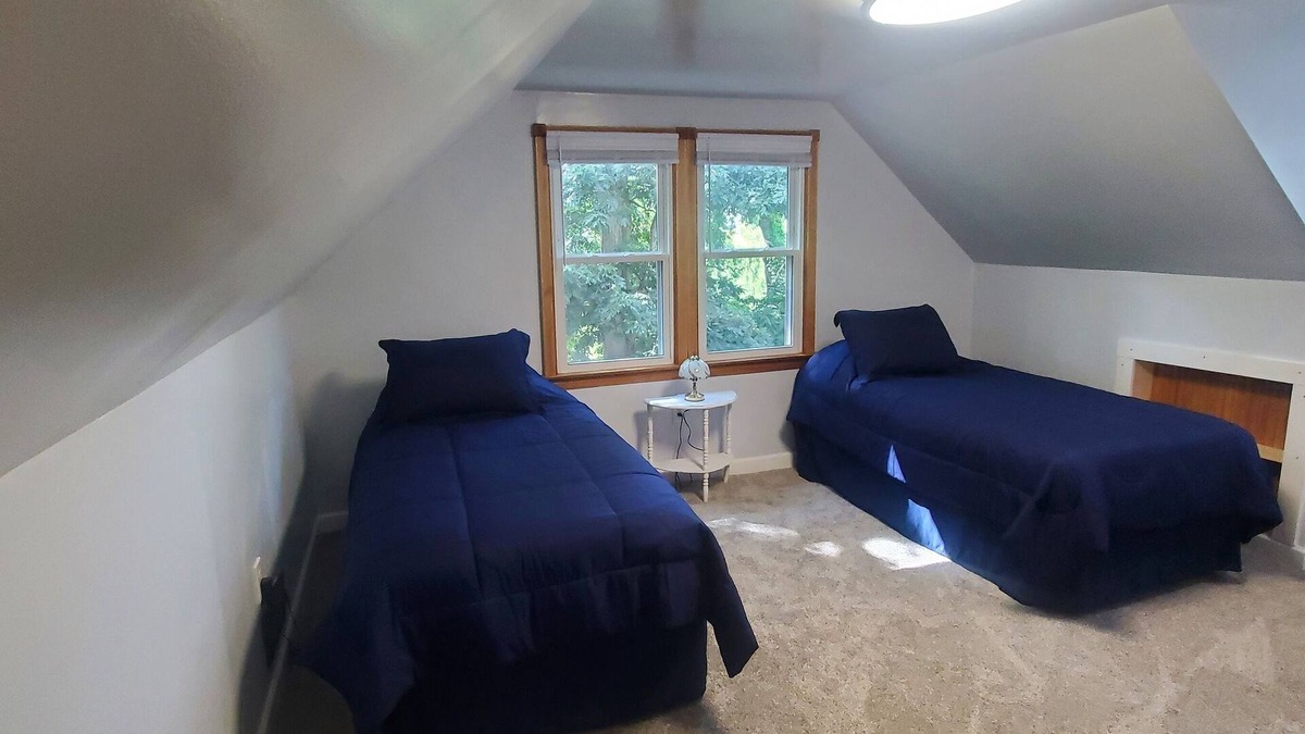 Prosperity House | Step back into the 50's in this charming house in delightful Washington PA