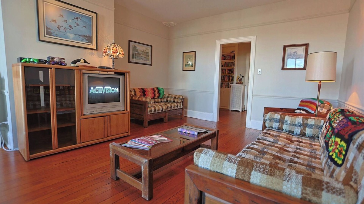 Hagerstown House | Step in the 90's in Historic Downtown Hagerstown