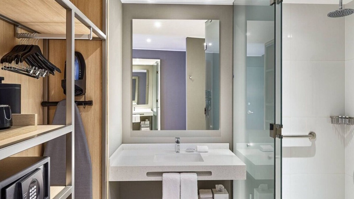 Armendariz Hotel | Step Into a Calm—Contemporary Escape Framed by Sweeping City Skylines