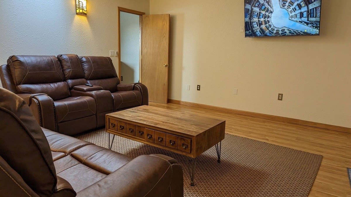 Delta Hotel | Step into a welcoming embrace of comfort and scenic tranquility as you explore this inviting 2-bedroom hotel apartment along the Gunnison River in Delta, CO.