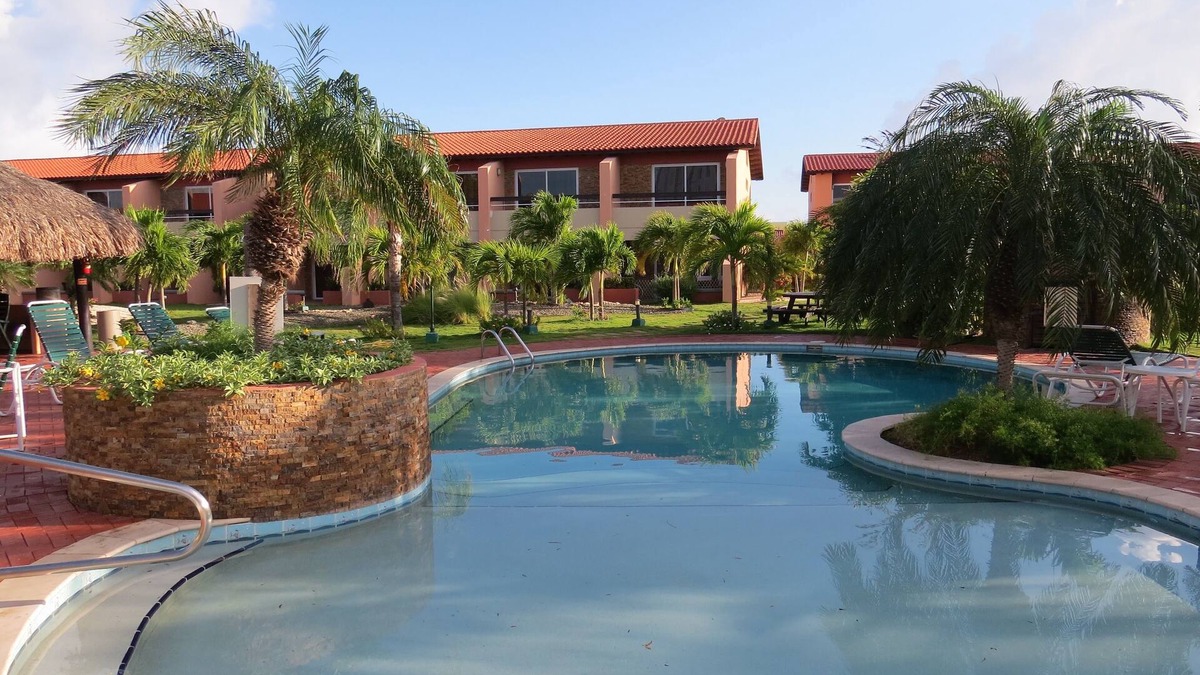 Oranjestad-West Condo | Steps away from beautiful Eagle Beach