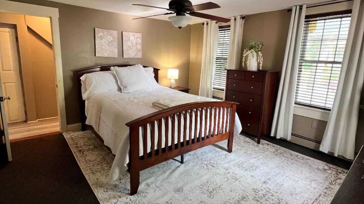 Bristol Apartment | Steps Away from Downtown Bristol - Cozy Family Retreat!