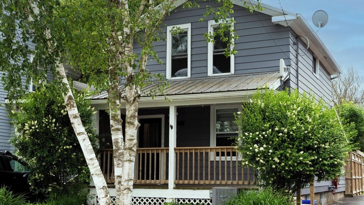 Port Stanley Cottage | Steps away from the beach, perfect family getaway - 5 min walk to beach