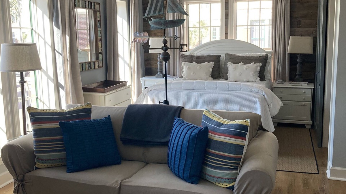 Seacrest Beach Condo | Steps away from Rosemary Beach, Seacrest Beach & Alys Beach! 5 STAR REVIEWS!