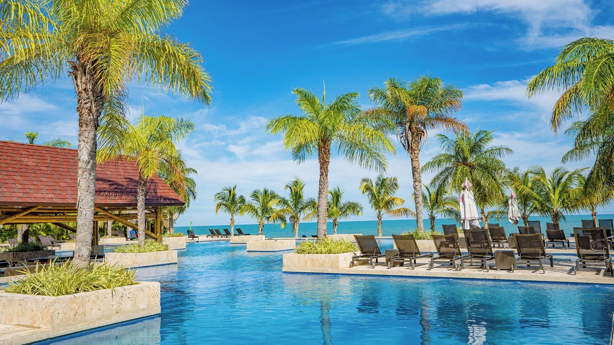 Playa Blanca Condo | Steps from Beach Club, Pools, Restaurants, Shopping and the Pacific!