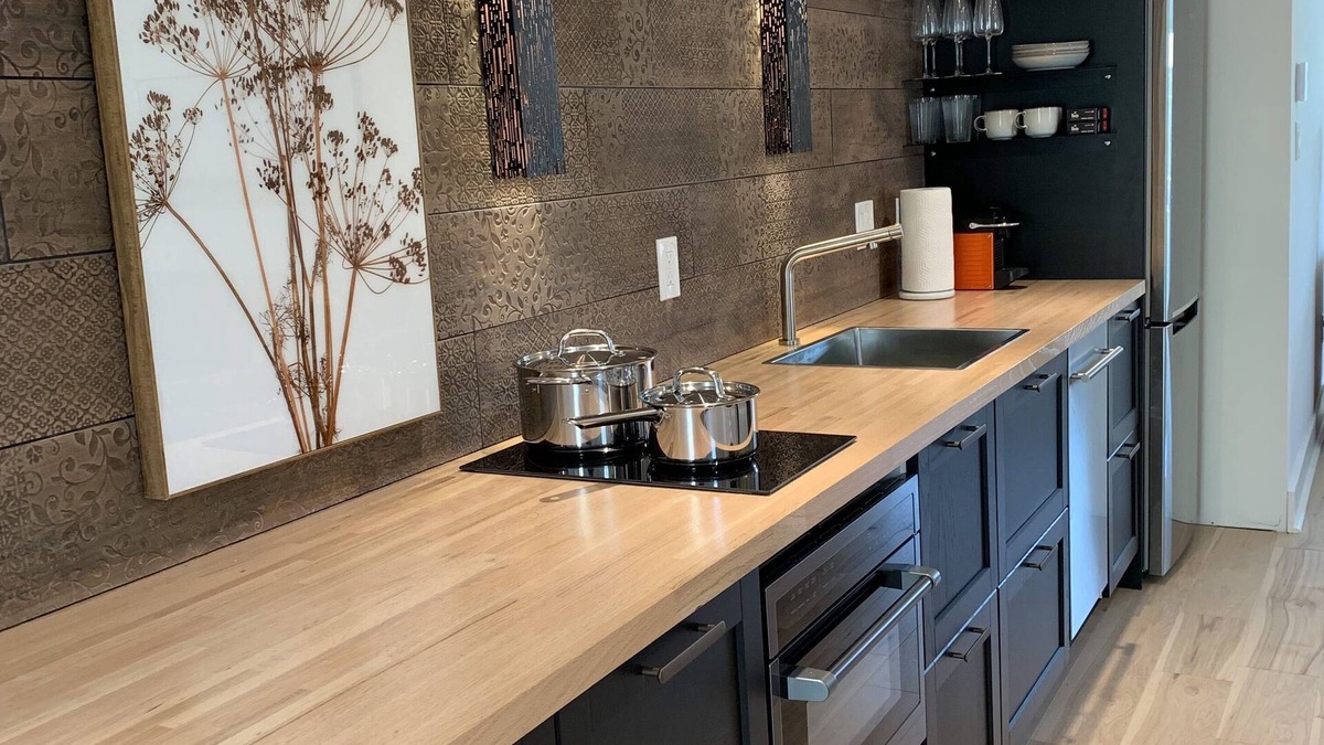 Mystic Apartment | Steps from Downtown Mystic/Newly Renovated Modern Apartment
