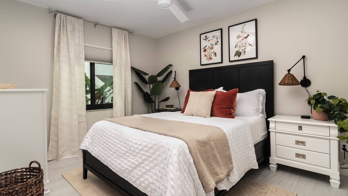 Pelican Bay Condo | Steps From the Beach! Luxury 2BR condo