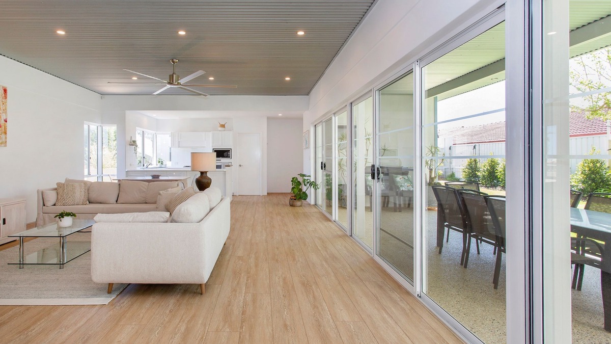 Scarborough Apartment | Steps from the sea