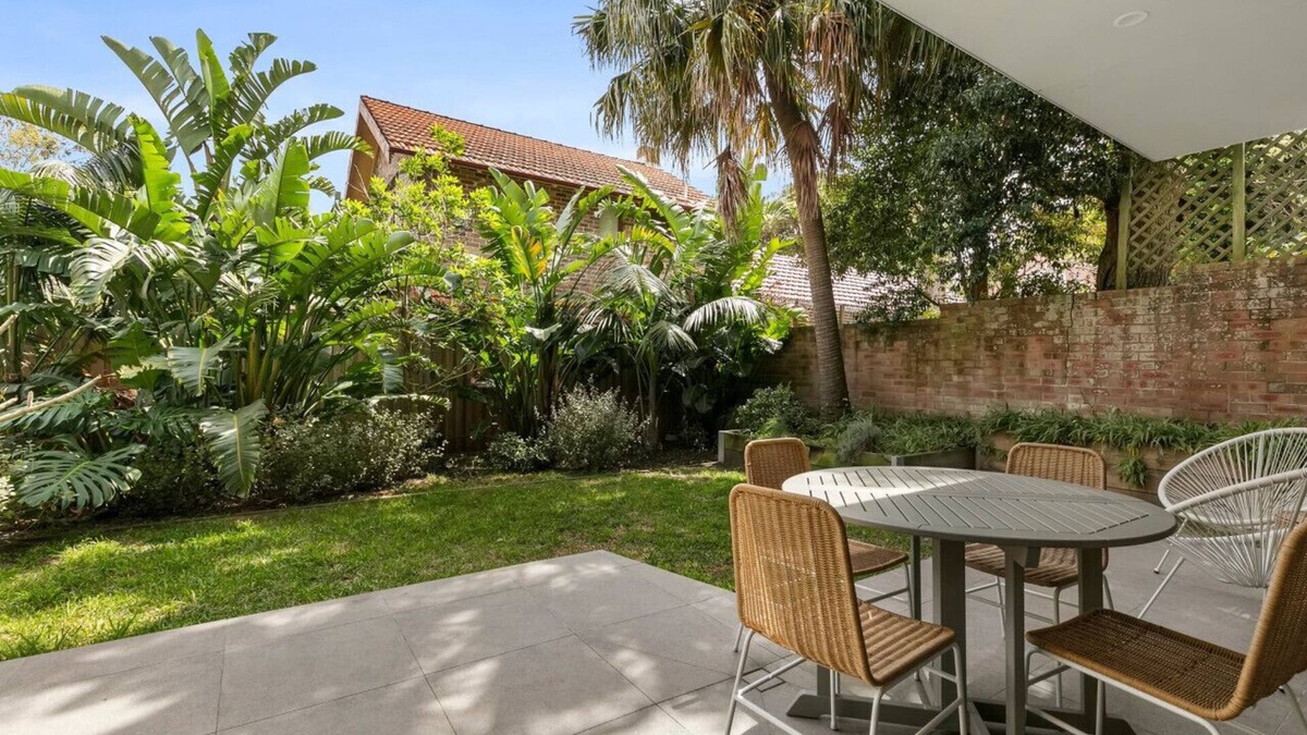 Coogee Apartment | Steps from the Shore: Coogee Luxury Beach Living 1