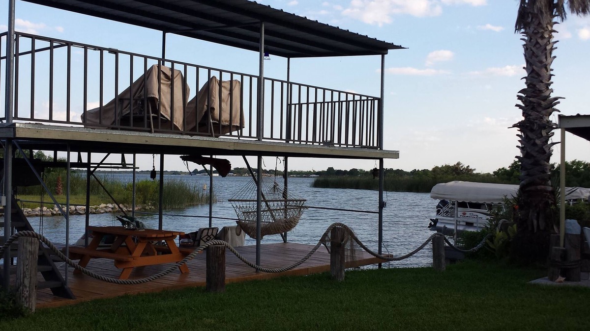 San Angelo House | Steps Into The Water - Enjoy the Rest & Relaxation Right On The Water