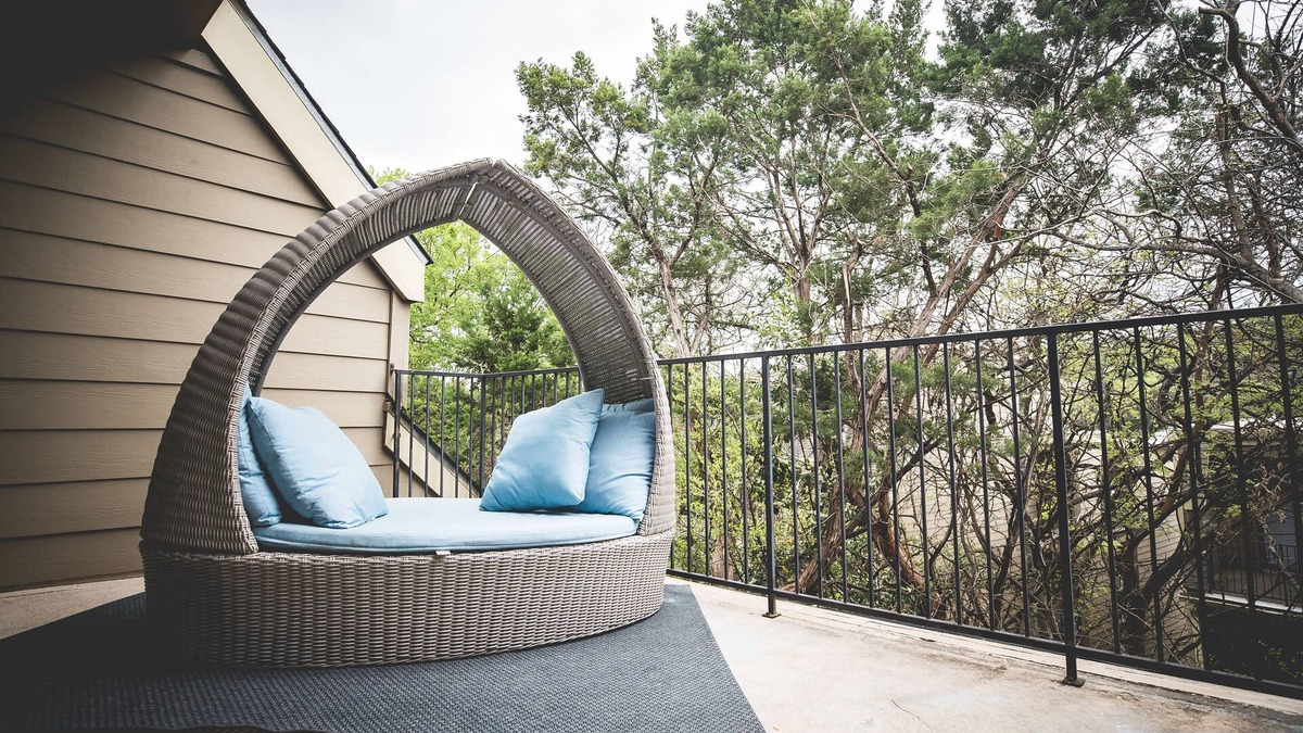 Barton Hills Condo | Steps to Barton Springs Pool