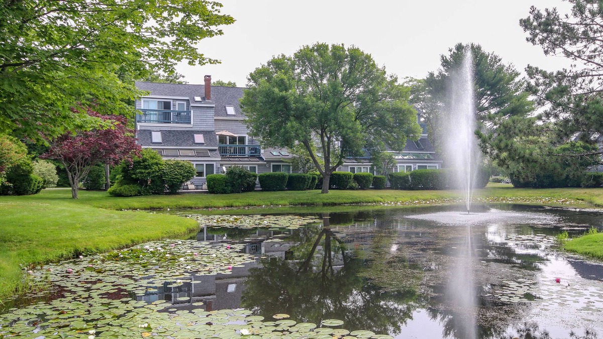 Ocean Park House | Steps to Beach, Pond View Ocean Park Meadows Condo with AC + Pool, Gym, Tennis