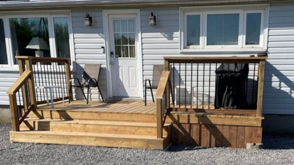 Prince Edward House | Steps to Lake on the Mountain, 10Minutes to Picton