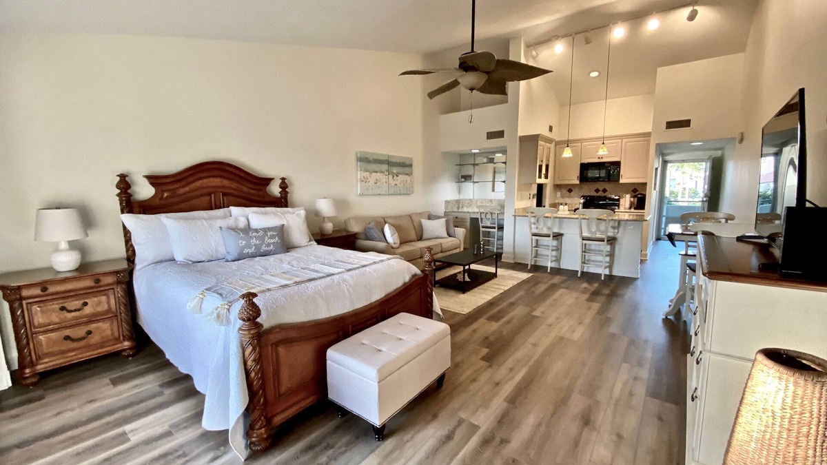 Ponte Vedra Beach Apartment | Steps to private beach in Gated Sawgrass Community! Renovated Condo.
