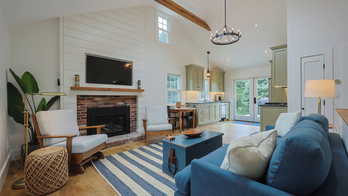 Orleans House | Steps to Rock Harbor, Fully Renovated Cape Cod Cottage