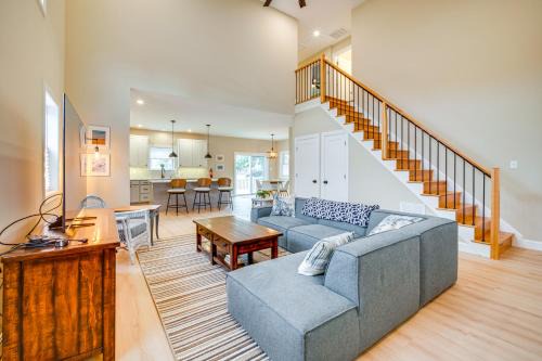 Villas House | Steps to Sand Villas Beach House with Decks!