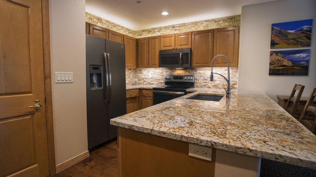 Edwards Condo | Steps to SKI LIFT, pool/hot tub/parking garage at base of Arrowhead/Beaver Creek
