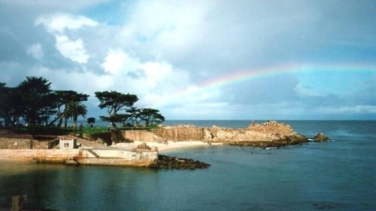 Pacific Grove Apartment | Steps to the Beach-License # 0178