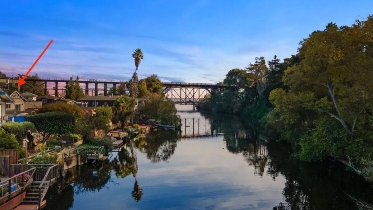 Capitola House | Steps to the beach yet located on the serene banks of the Soquel Creek