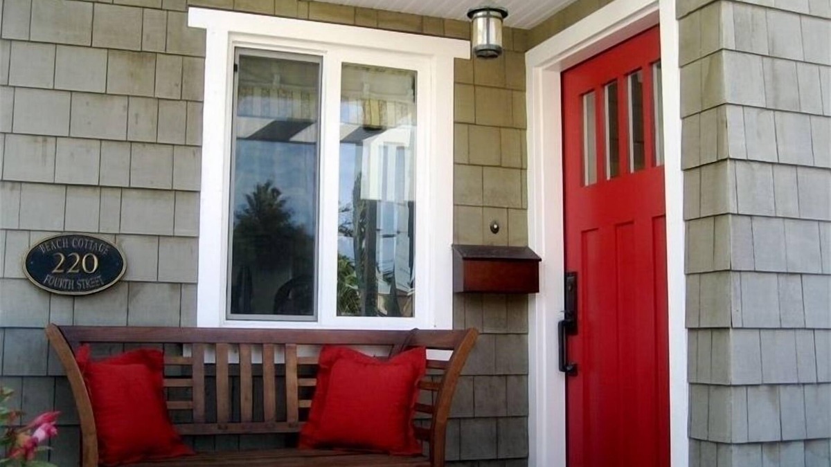 The Strand House | Steps to the sand! Luxury Ocean View home on walk-street!